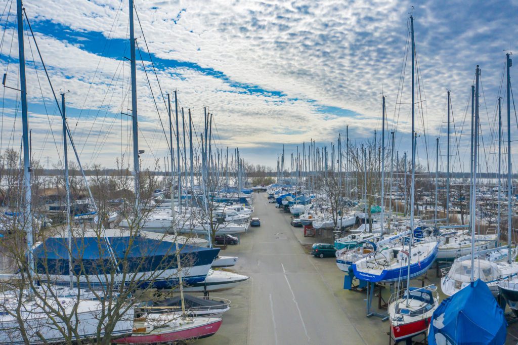 wintering_parking_sec_boat_marina_muiderzand