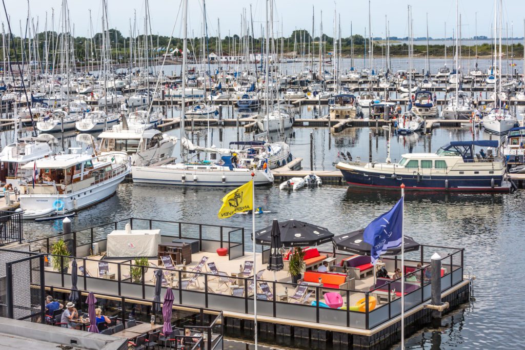 sailors_inn_terrasse_restaurant_jachthaven_bruinisse_zelande