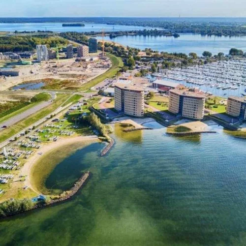 La Catamaran Beach de Marina Muiderzand à Almere