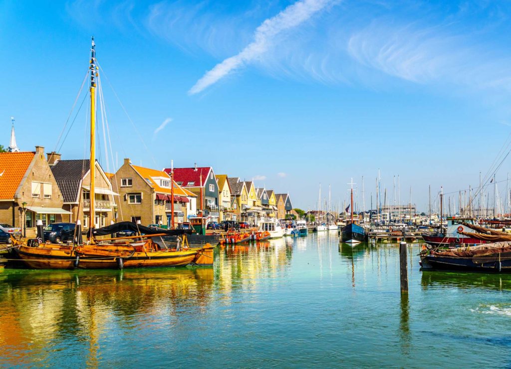 Das Dorf Urk am IJsselmeer, in der Provinz Flevoland, in den Niederlande