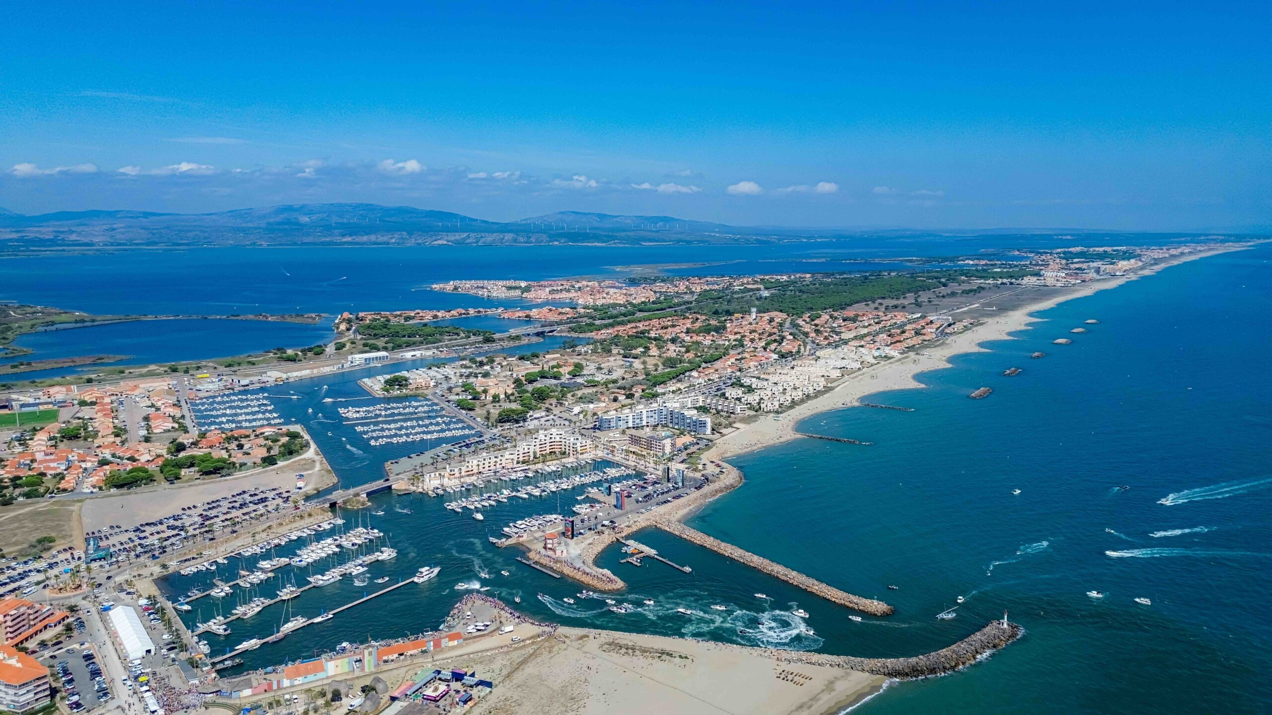 Port Barcarès aus der Luft betrachtet