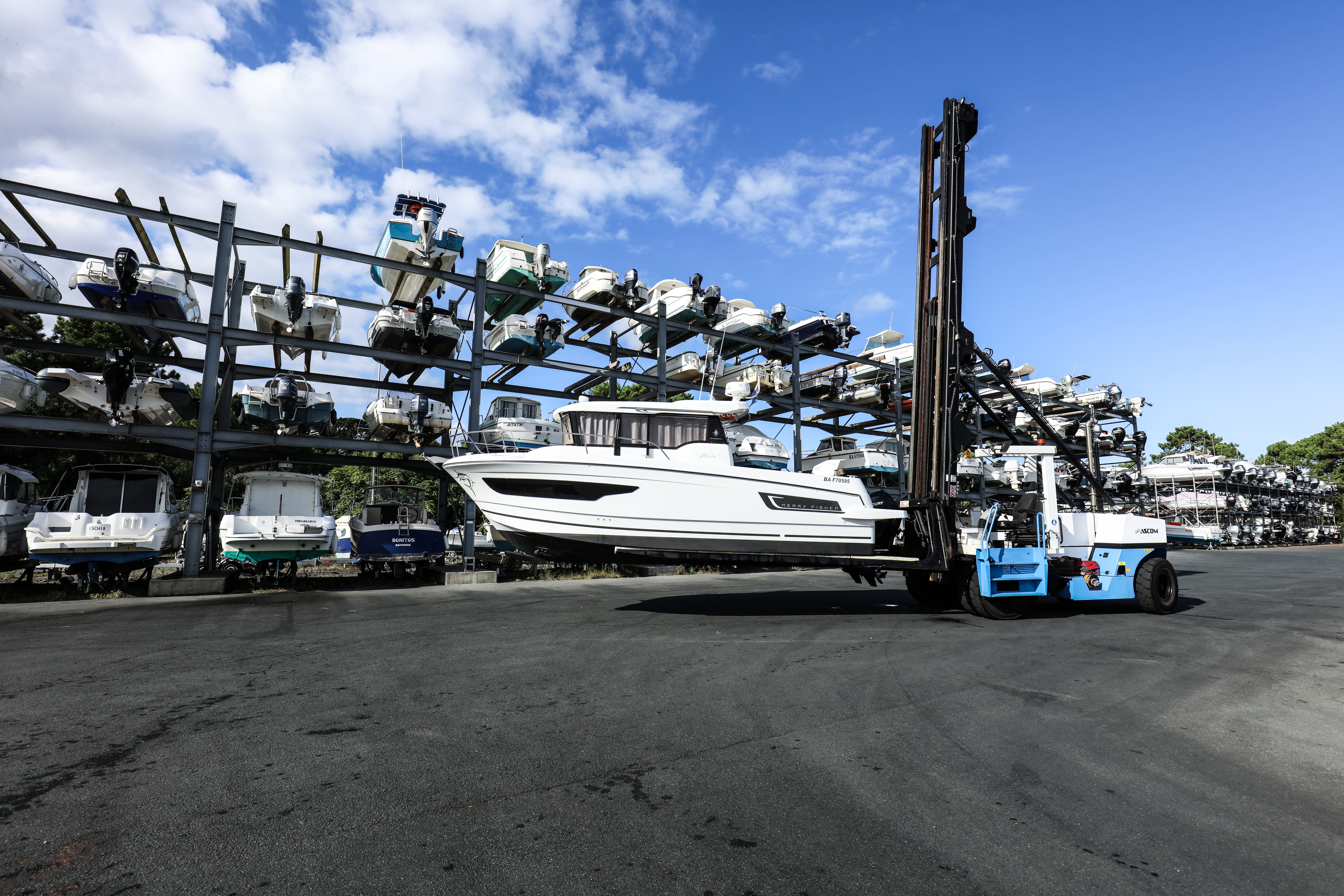 Port Adhoc Bayonne Anglet boat handling