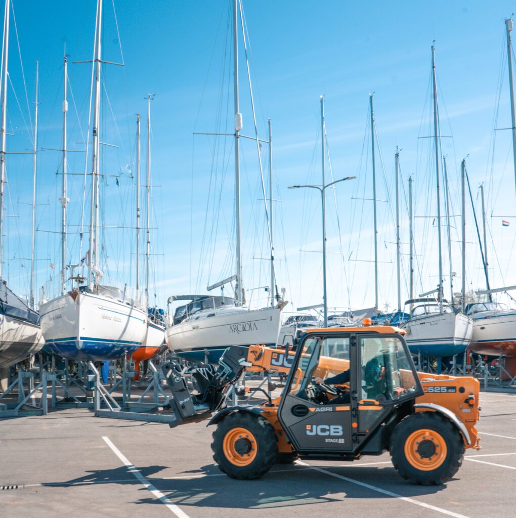 Indoor and outdoor winter storage in the Netherlands: Deko Marina Lelystad